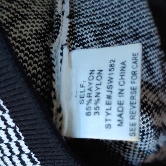 NWOT Long sleeved crop top - Picture 5 of 5